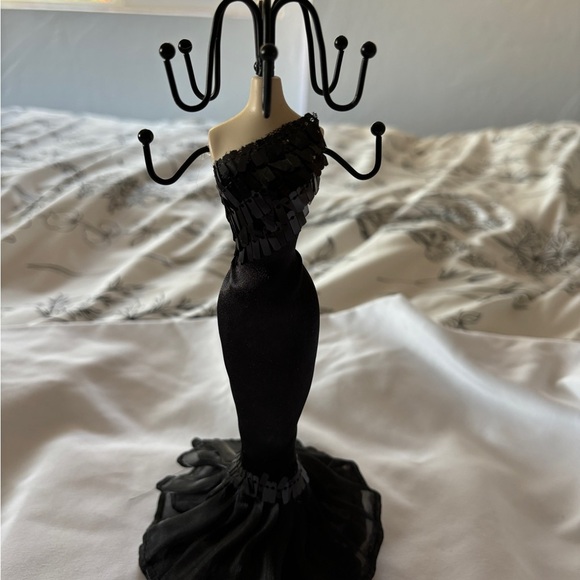 Black Dress Mannequin Ring Holder With Swivel Top - Picture 2 of 5